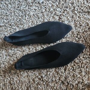 Pointed knit ballet flats size 7.5